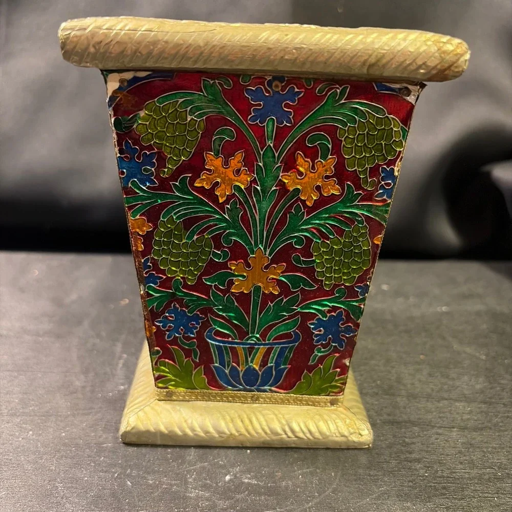 N/A vintage enameled